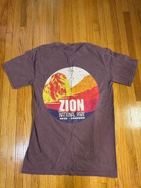 Zion National Park Tee 🌄 Men’s Small Gildan Graphic Shirt NEW